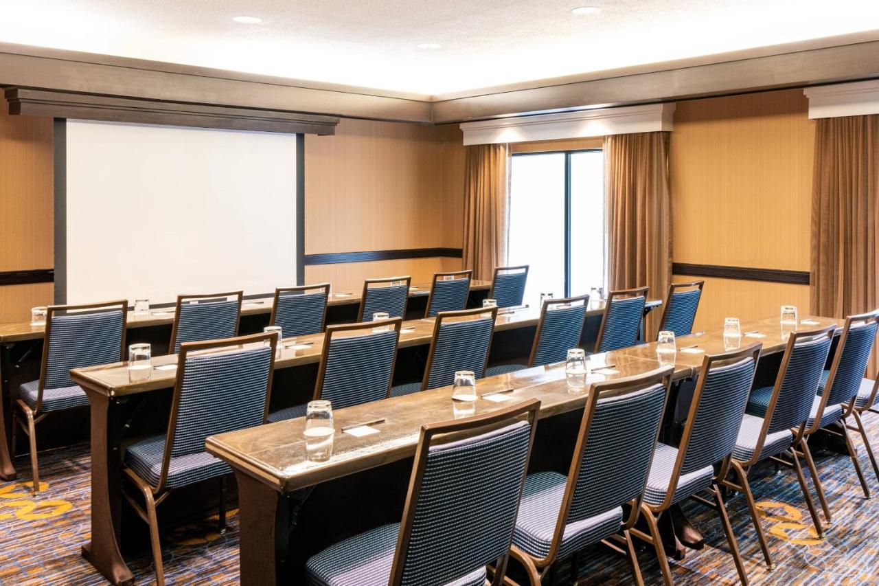 Country Inn & Suites By Radisson, Columbus-Edinburgh Екстериор снимка