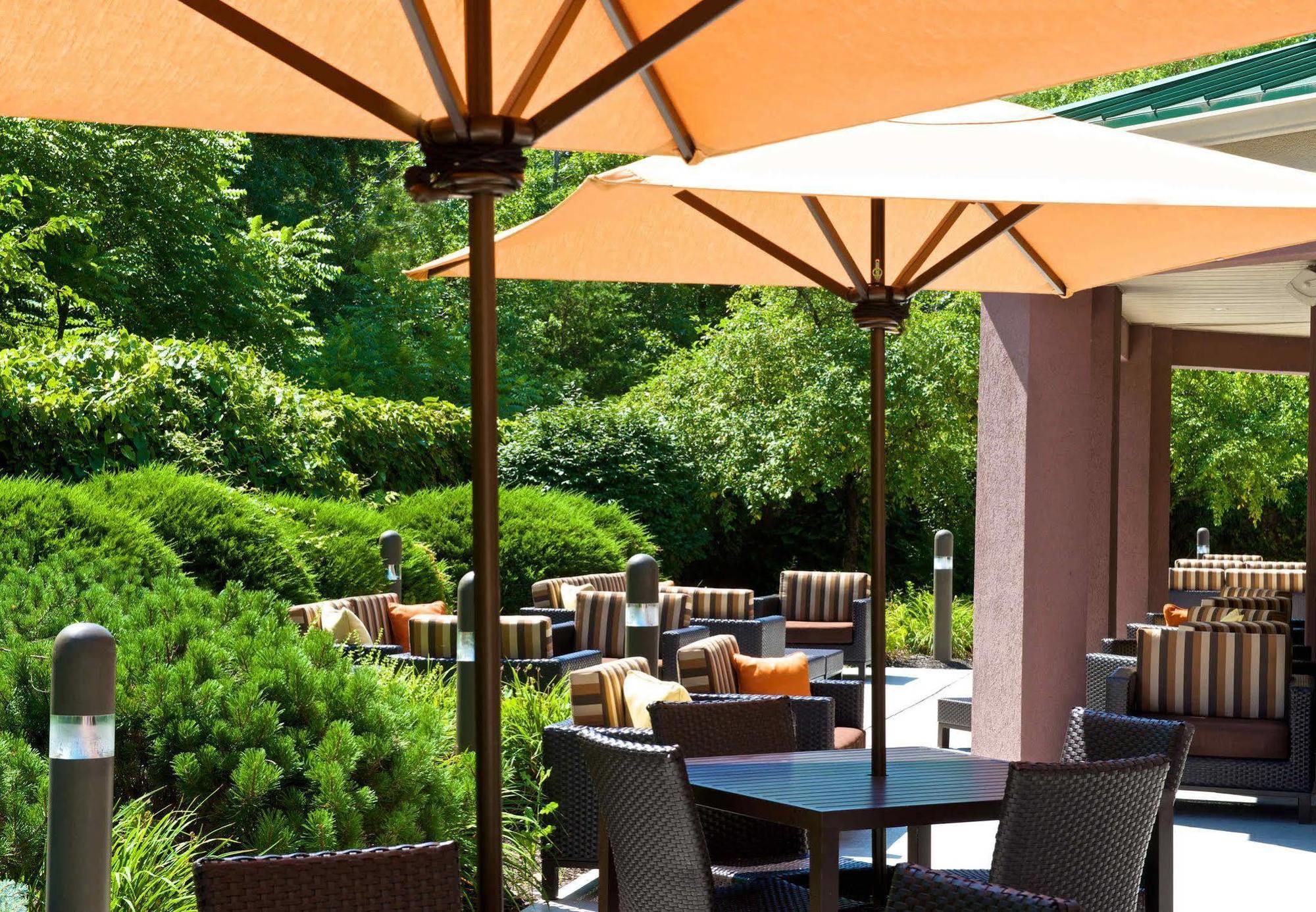 Country Inn & Suites By Radisson, Columbus-Edinburgh Екстериор снимка